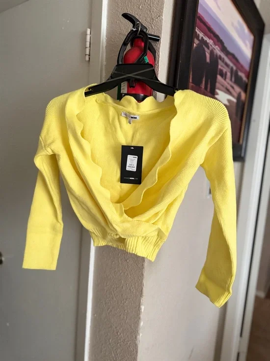 Fashion Nova Yellow Twist-Front Cropped Sweater - Picture 5 of 5